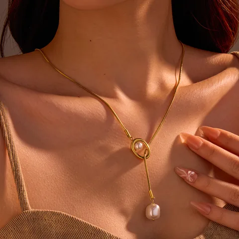 Collier Beverly