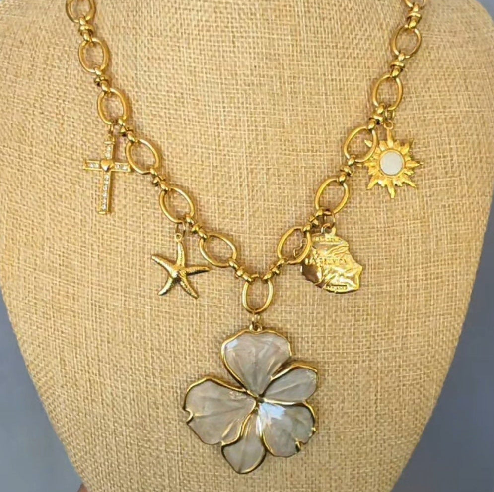 Collier unique