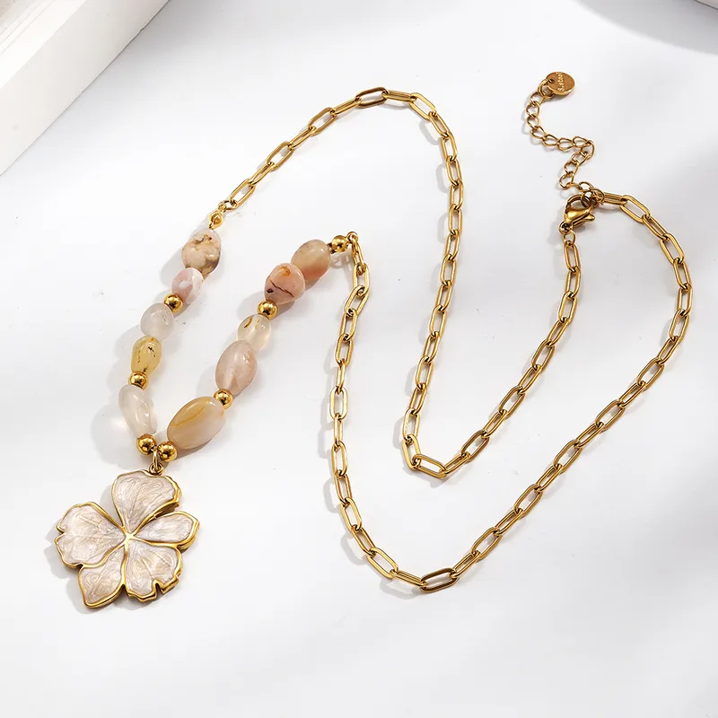 Collier Fleur et Pierre naturelle