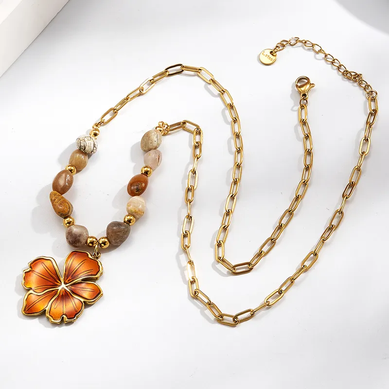 Collier Fleur et Pierre naturelle